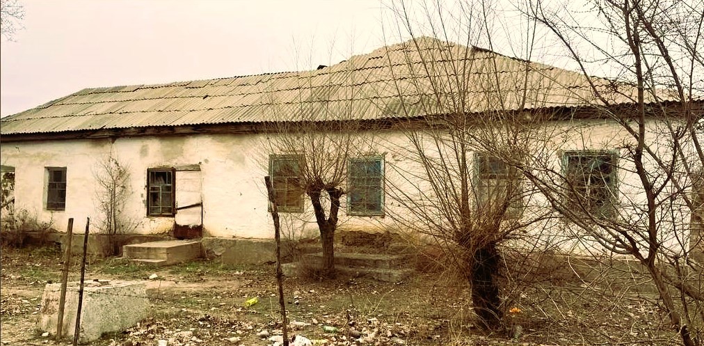 Здание бывшего Голубевского станичного правления, 1990